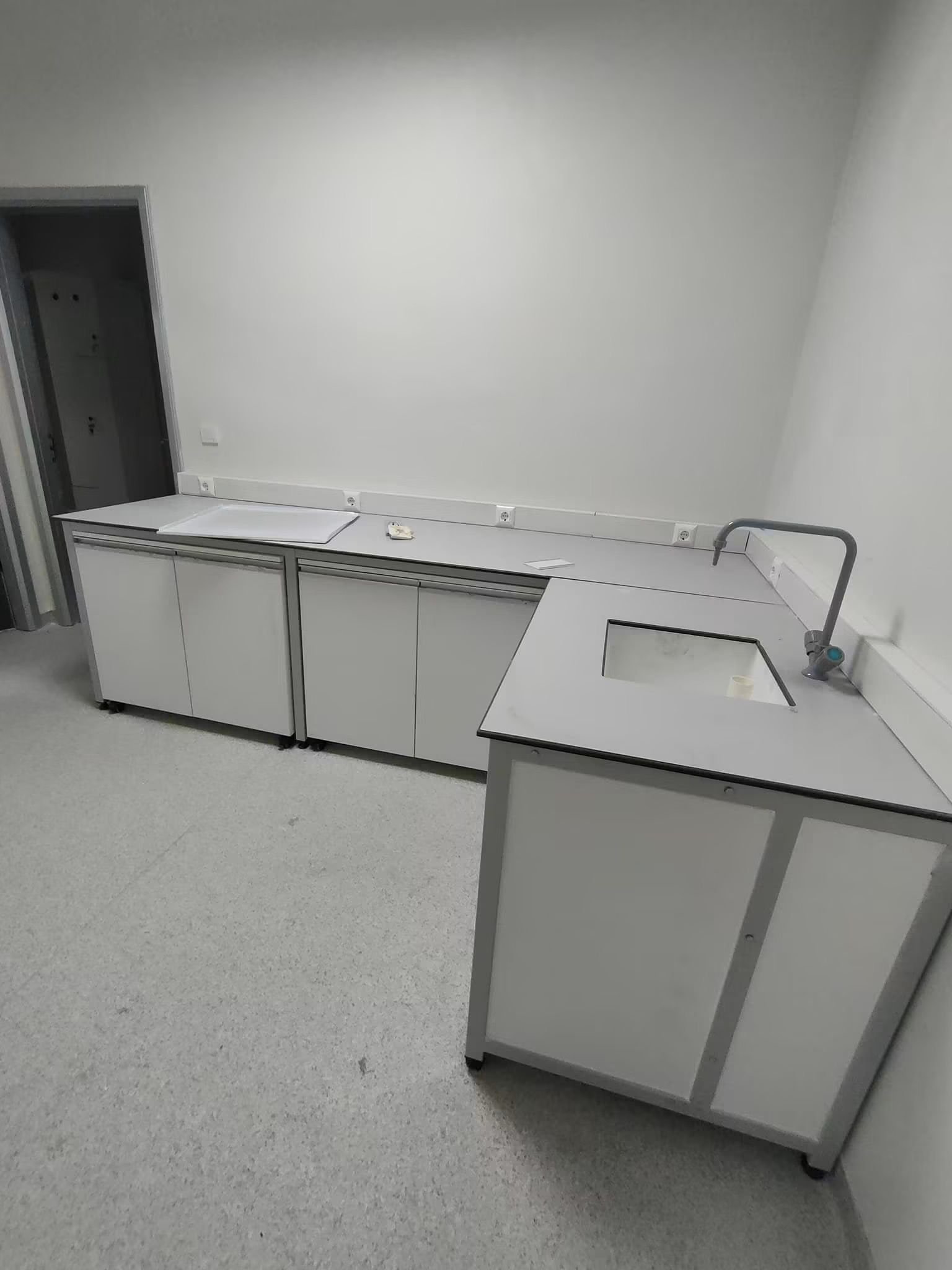 TNCLAB Laboratuvar Tezgah Havalandırma Entegrasyonu